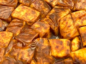 S&yacute;rov&eacute; kostičky ochucen&eacute; kořen&iacute;m Carioca - 200 g