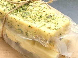 S&yacute;rov&eacute; kostičky trio s bylinkami a cedrem - 200 g